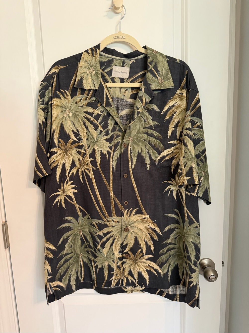 TOMMY BAHAMA Tropical Palm Print Camp Shirt in Black and Olive
